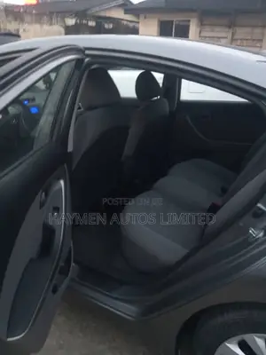 Hyundai Elantra Limited Sedan FWD (1.8L 4cyl 6A) 2013 Gray