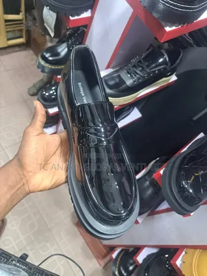 Men Bottega Veneta Leather Shoe