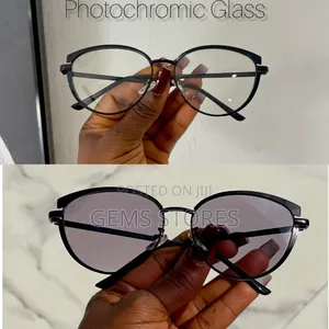Stylish Black Oval Photochromic Glasses
