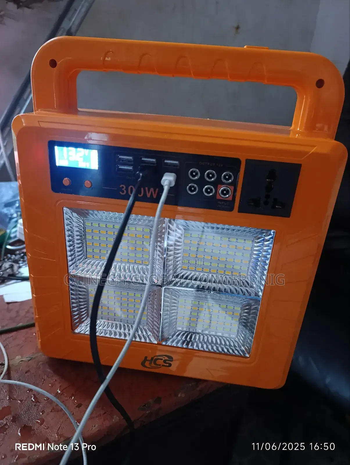 300 W Multifunction Solar Generator