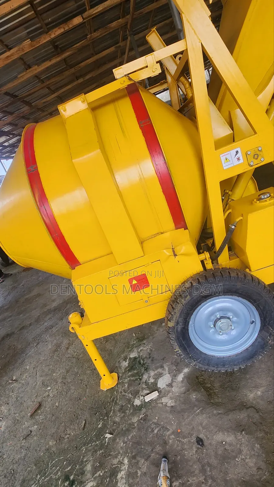 Self Loader Concrete Mixer
