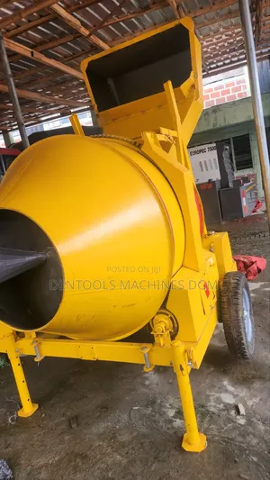 Self Loader Concrete Mixer