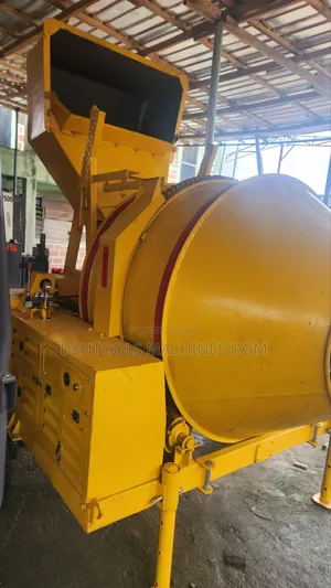 Self Loader Concrete Mixer