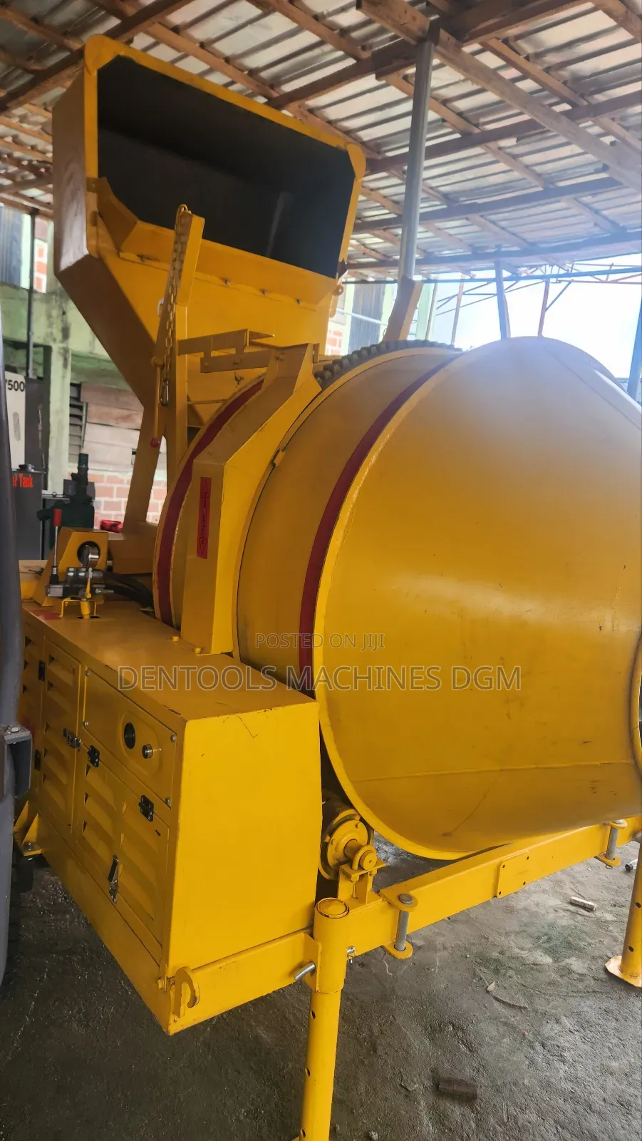 Self Loader Concrete Mixer