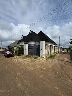 3bdrm Bungalow in Rumuekini Off, Port-Harcourt for sale