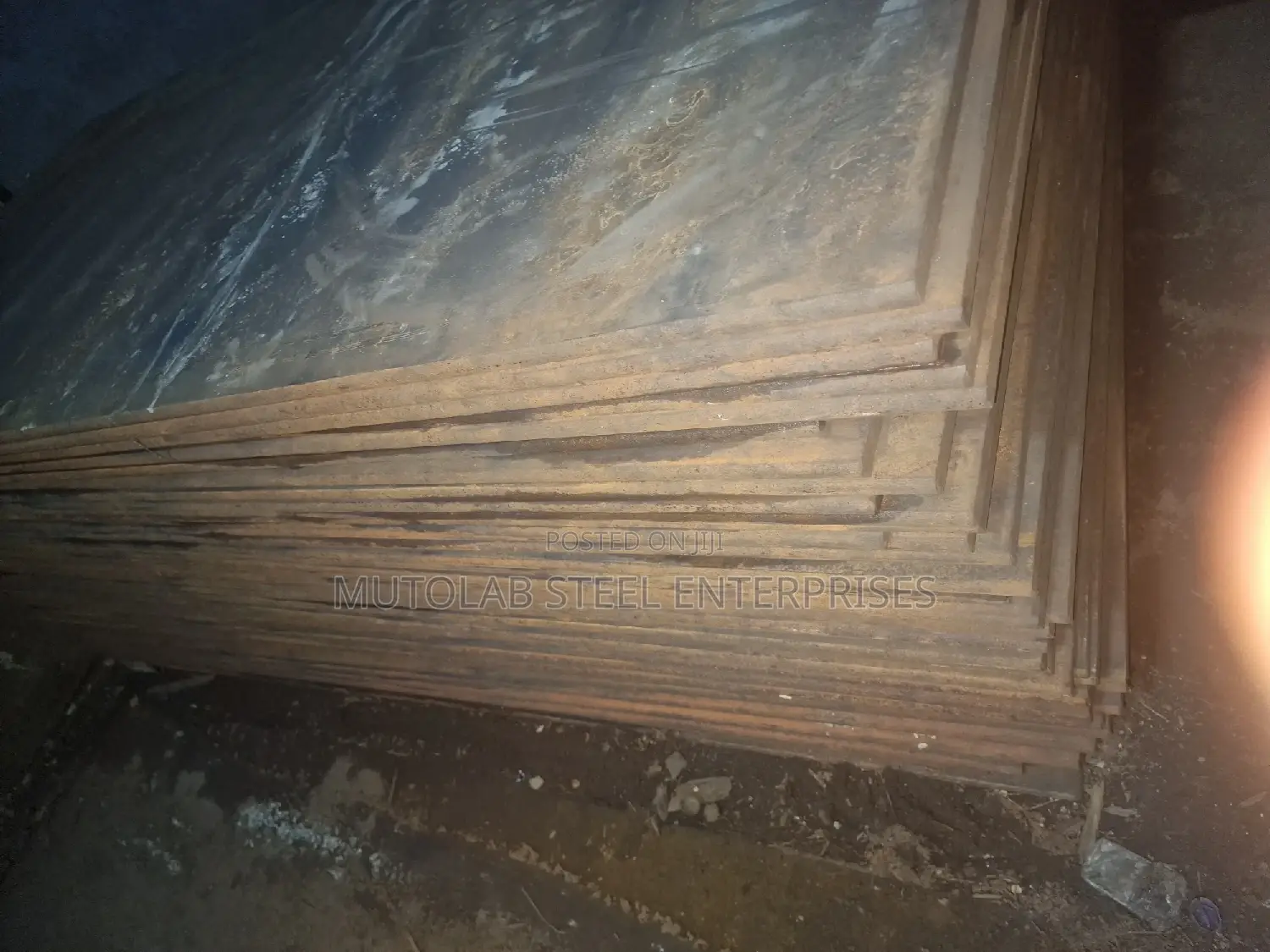 Plates in Different Thickness