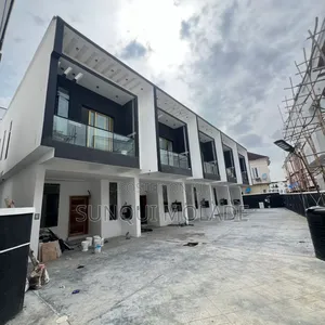 4bdrm Townhouse/Terrace in Chevron for sale