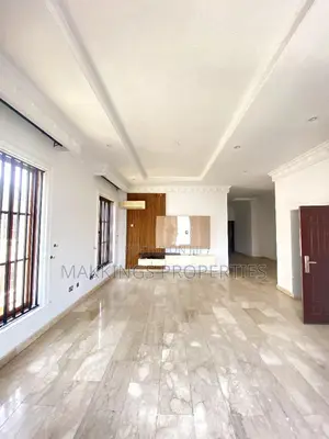 3bdrm Duplex in Banana Island for rent