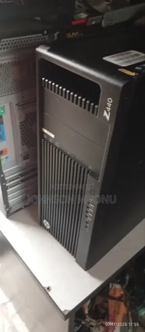 Desktop Computer HP Z440 32GB Intel Xeon HDD+SSD 256GB