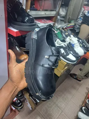 Men Black Shoe