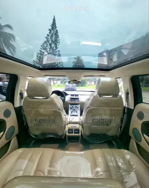 Land Rover Range Rover Evoque Prestige 4x4 (2.0L 4cyl 9A) 2014 White