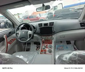 Toyota Highlander 2010 Silver