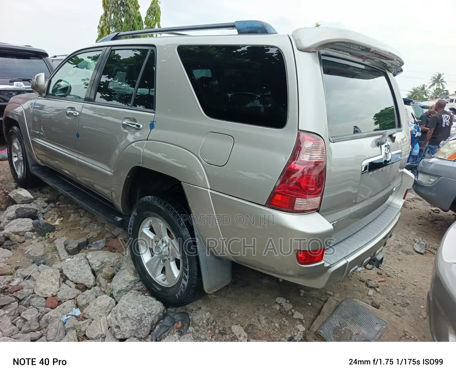 Toyota 4-Runner 2004 Gold