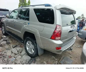Toyota 4-Runner 2004 Gold