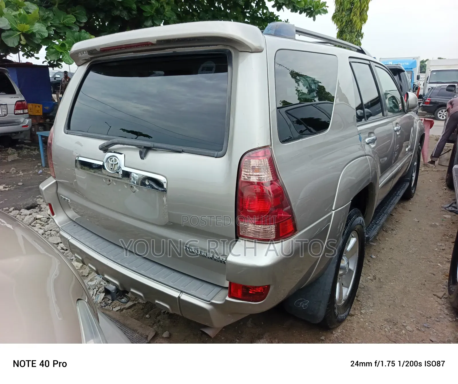 Toyota 4-Runner 2004 Gold