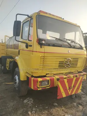Foreign Used 1820 Mercedes-Benz 4wd Water Tanker Dispenser