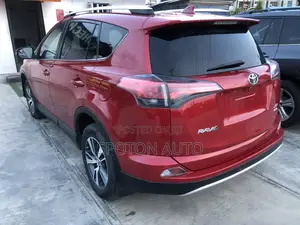 Toyota RAV4 XLE AWD (2.5L 4cyl 6A) 2017 Red