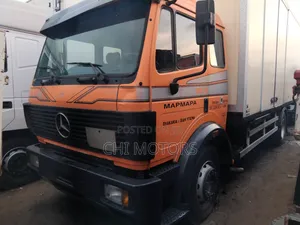 Mercedes 1831truck 27fit Container Orange Head