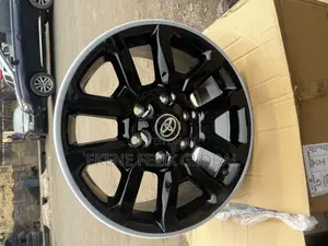 17r Toyota Hilux 2023