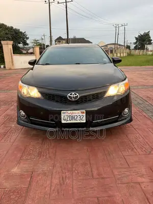 Toyota Camry SE 4dr Sedan (2.5L 4cyl 6A) 2013 Black