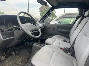 Toyota HiAce 2004 Blue