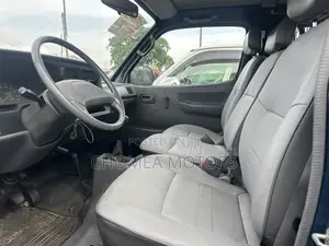 Toyota HiAce 2004 Blue