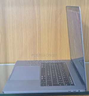 Laptop Apple MacBook Pro 2019 16GB Intel Core i7 SSD 256GB