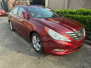 Hyundai Sonata Limited Sedan FWD (2.4L 4cyl 6A) 2012 Red