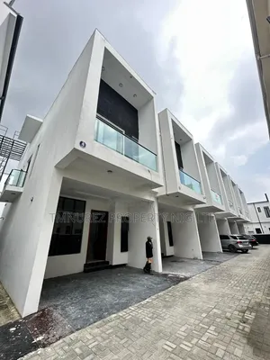 3bdrm Duplex in Ikota for sale