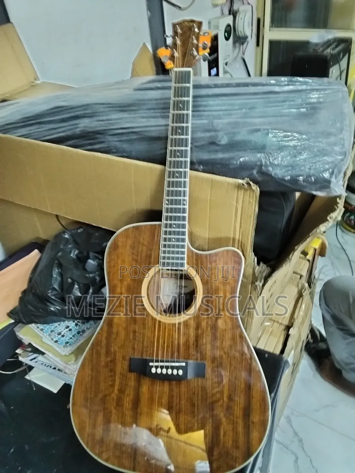 Semii Acoustic