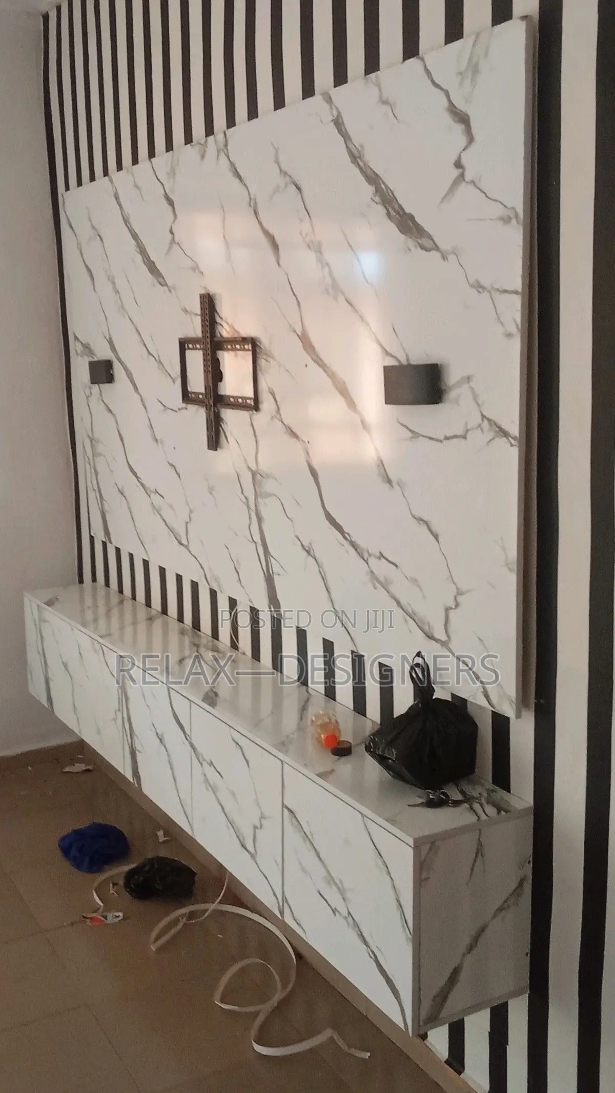 Marble/Marble Tv-Console