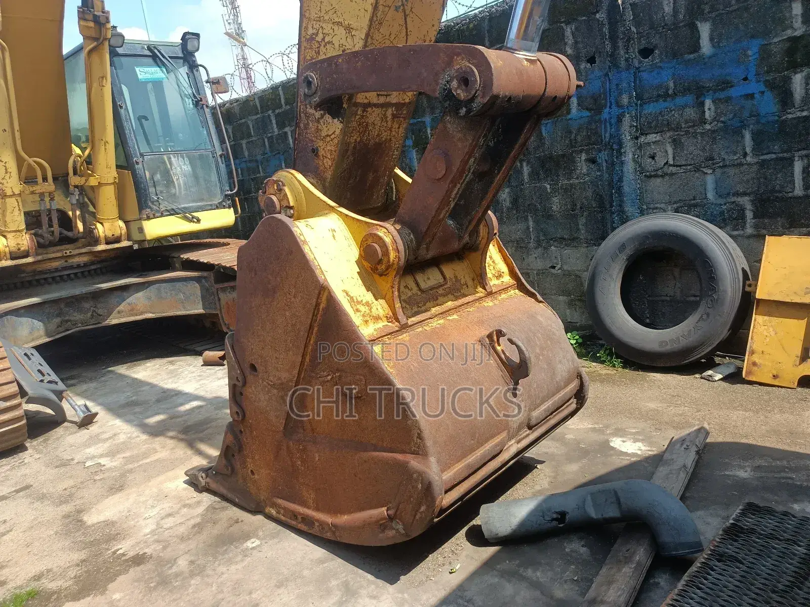 E-408 Caterpillar Excavator