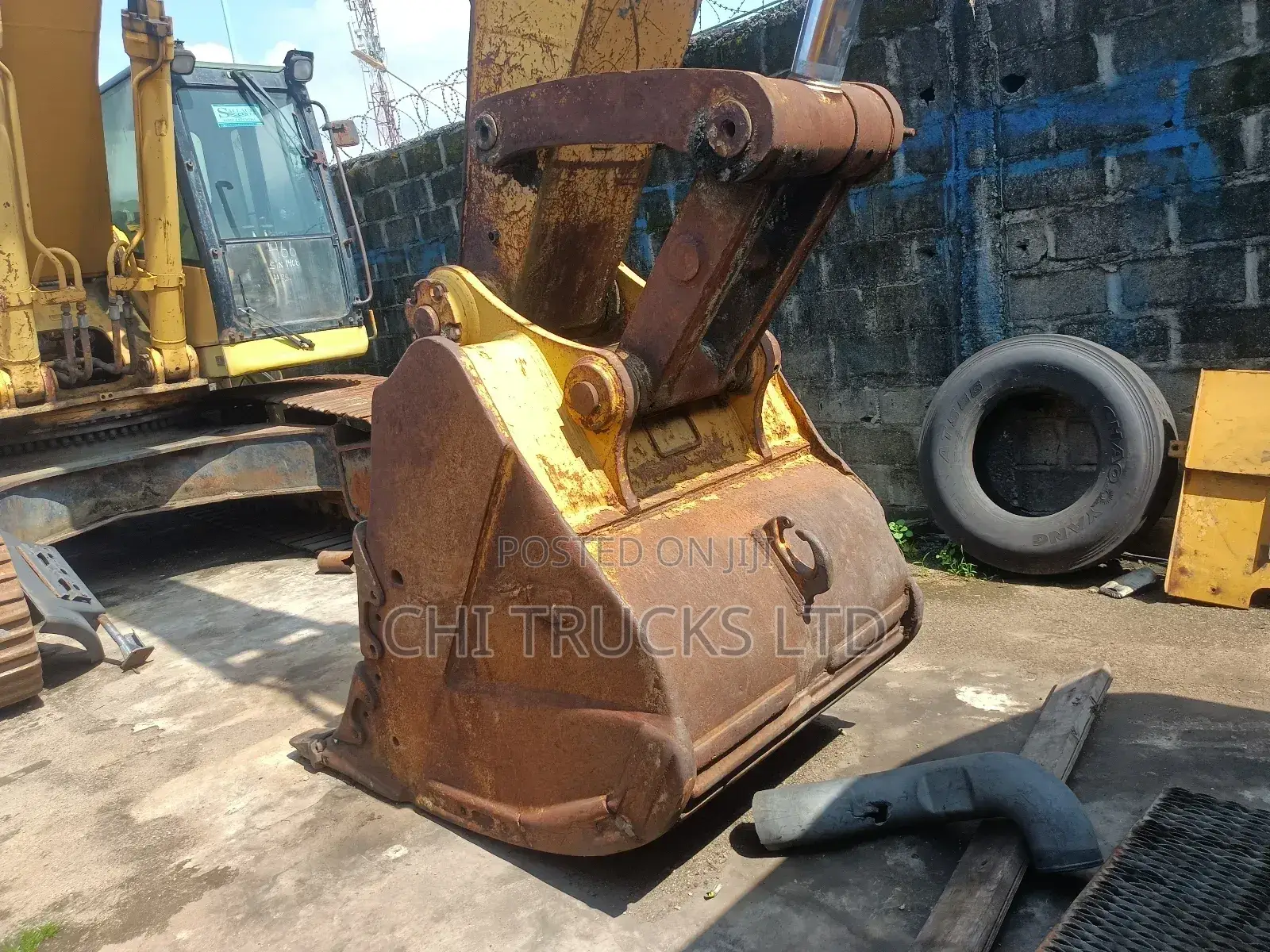 E-408 Caterpillar Excavator