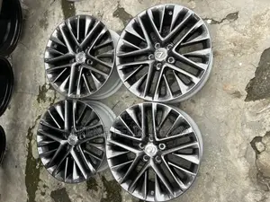 18r Lexus E350
