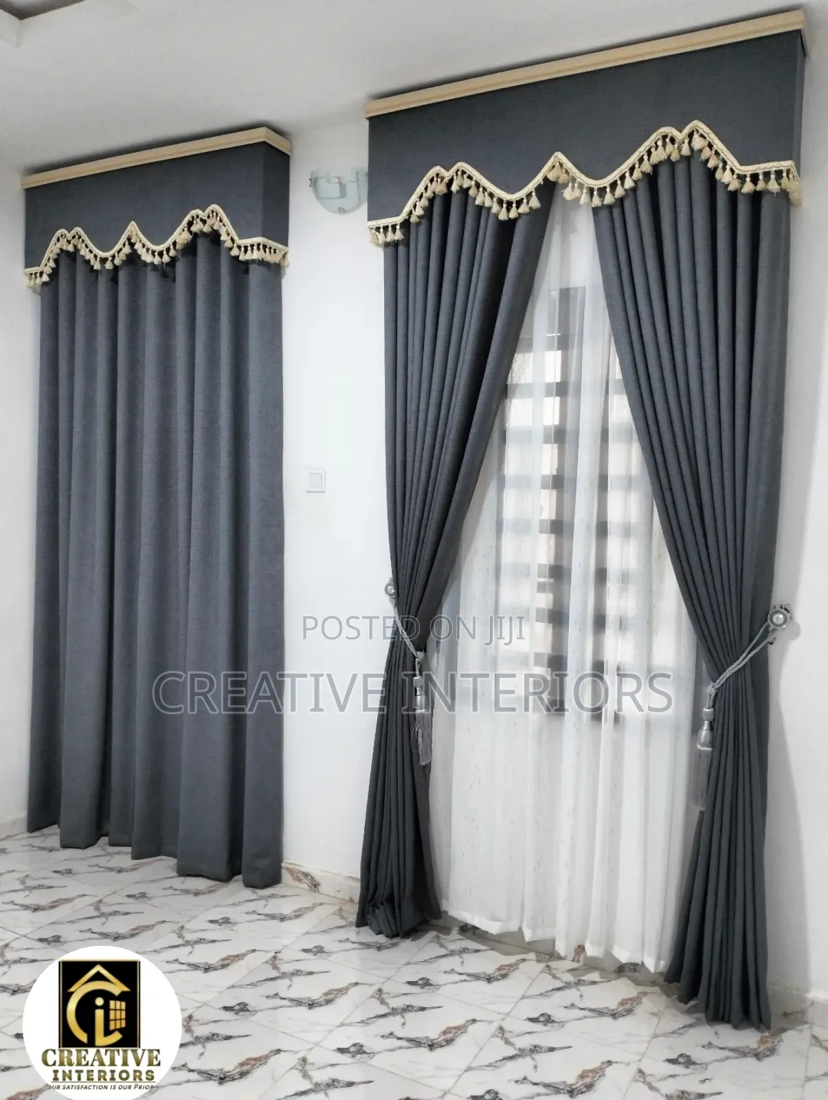 Elegant Curtains With Board Frame