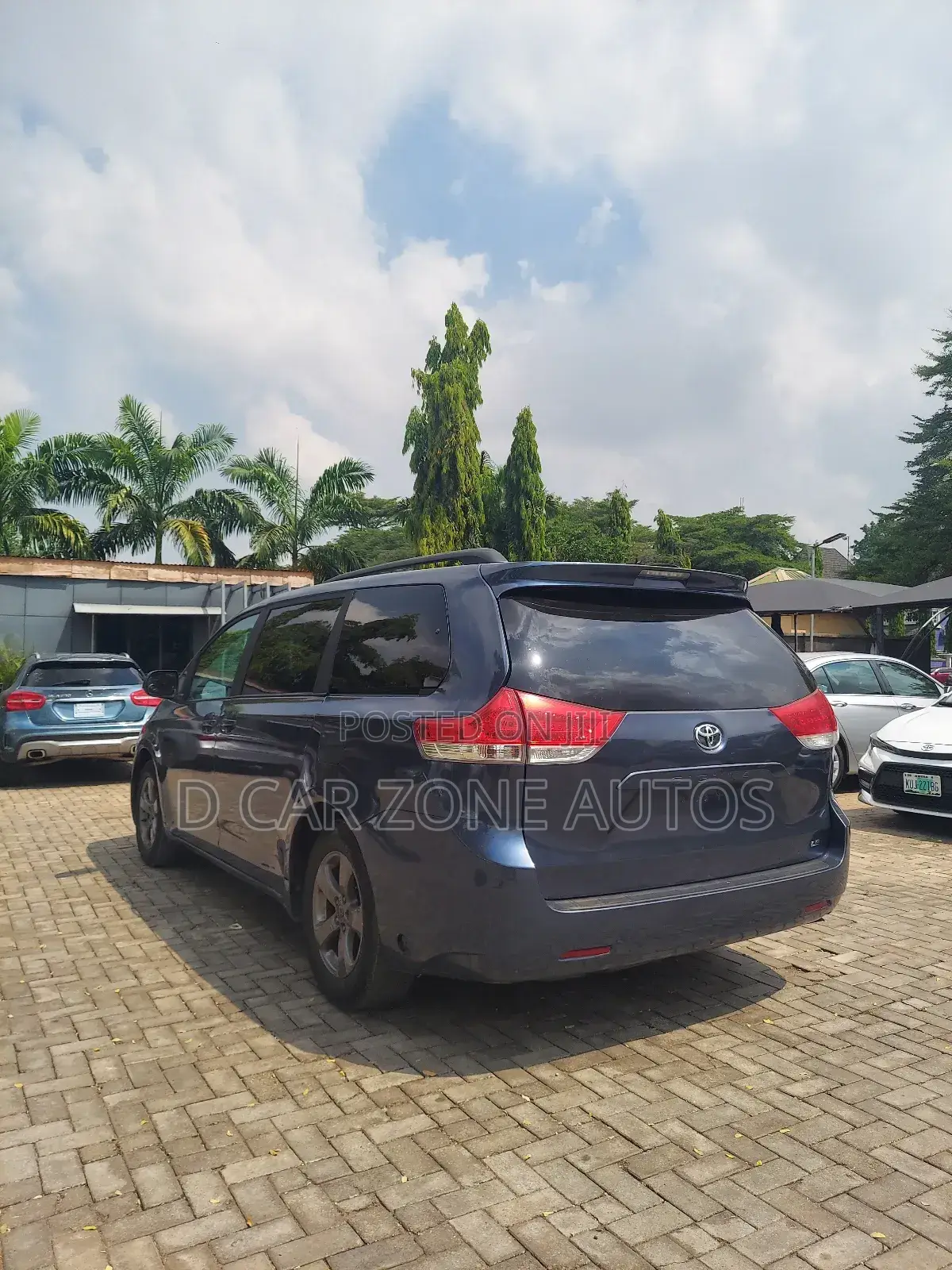 Toyota Sienna 2014 Blue