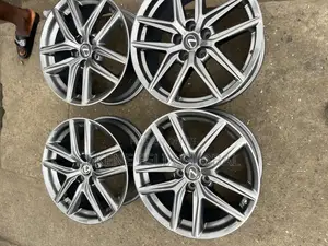 18r Lexus I250 2023