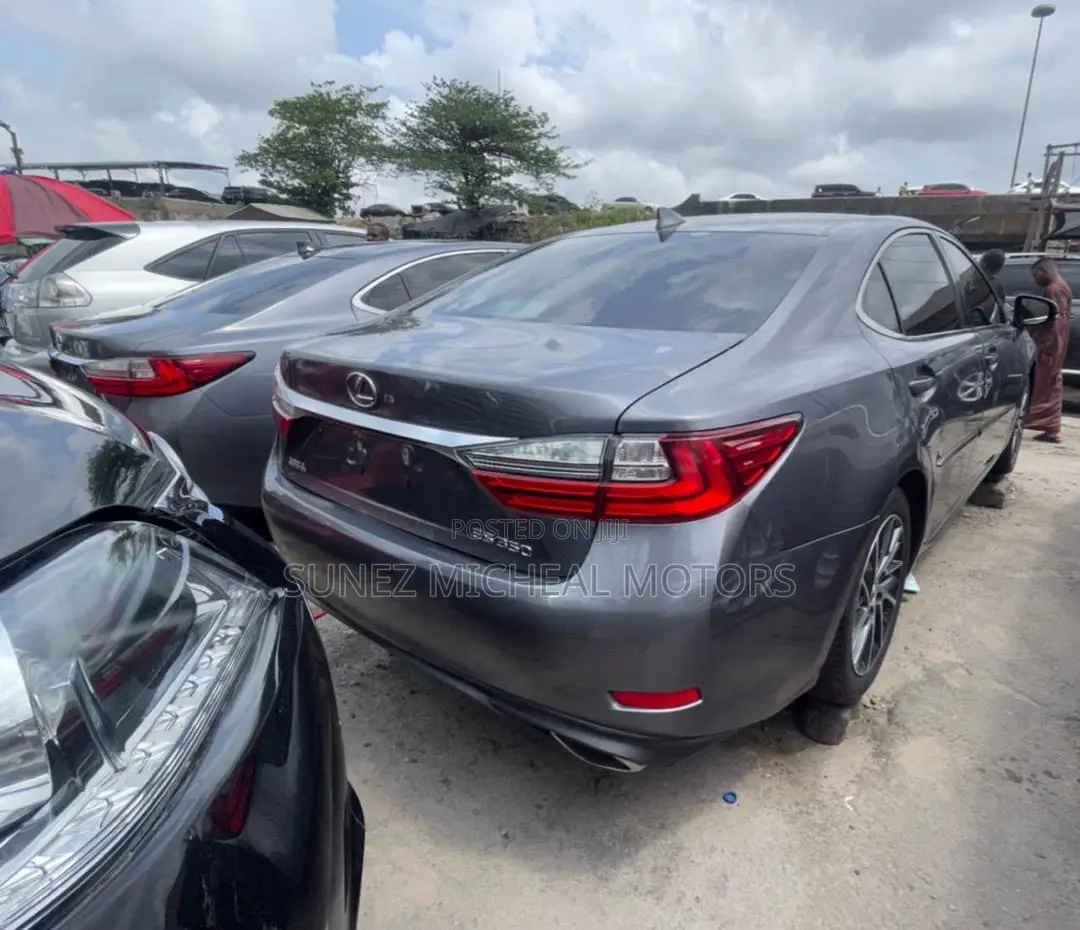 Lexus ES 2015 Gray
