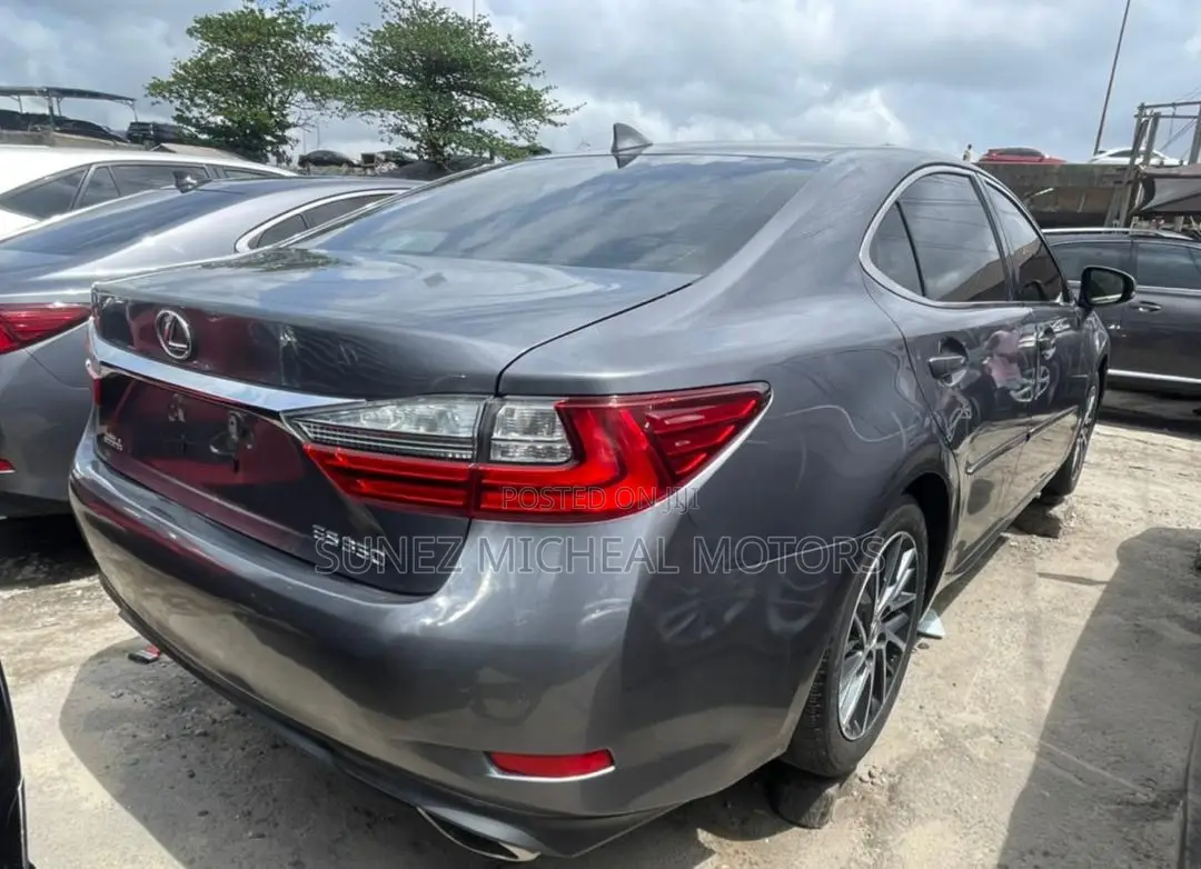 Lexus ES 2015 Gray