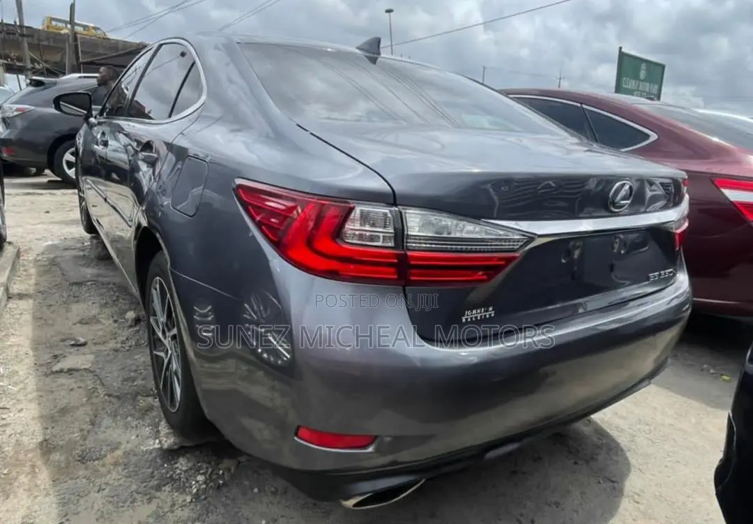Lexus ES 2015 Gray