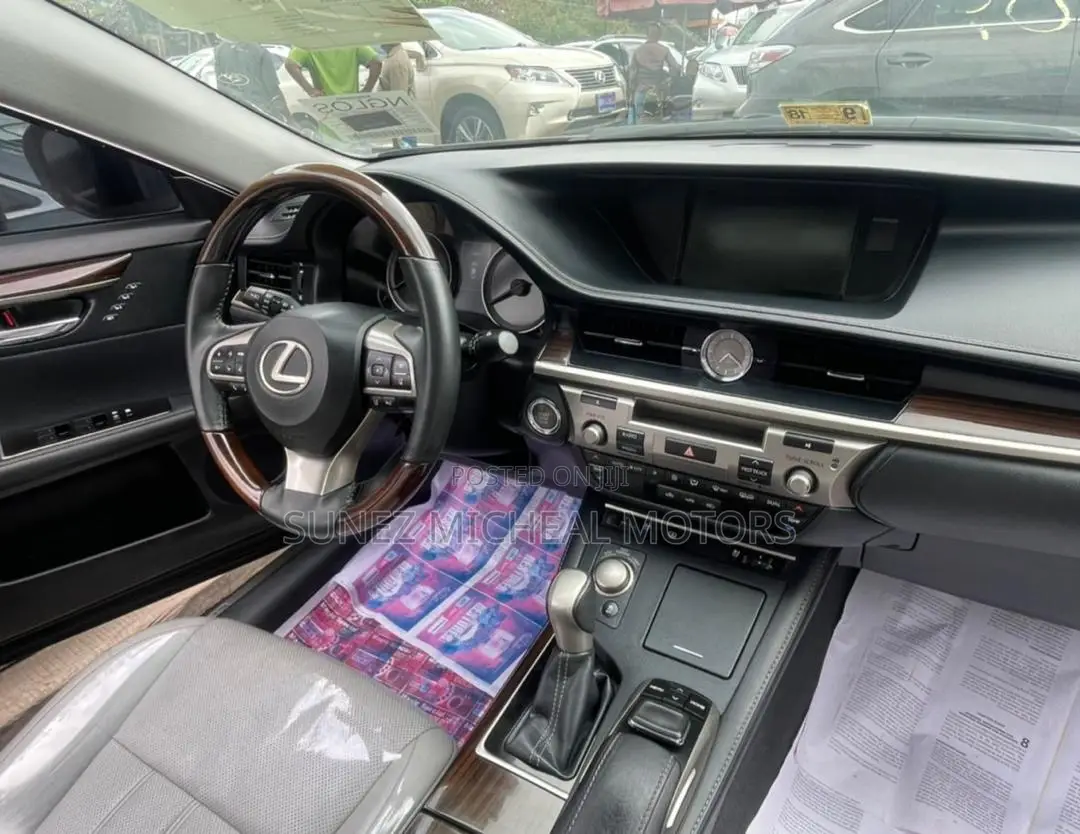 Lexus ES 2015 Gray