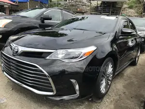 Toyota Avalon Limited Sedan FWD (3.5L 6cyl 6A) 2017 Black