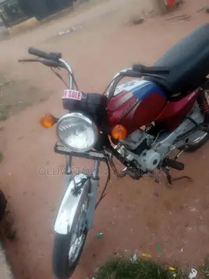 Bajaj Boxer 2025 Red