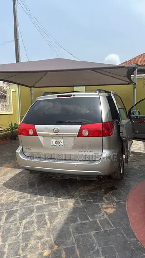 Foreign Used Car Toyota Sienna