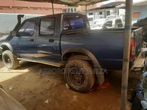 Nissan Navara 1999 Blue