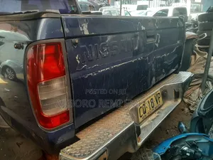 Nissan Navara 1999 Blue
