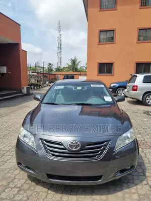 Toyota Camry Base 4dr Sedan (2.4L 4cyl 5M) 2009 Gray