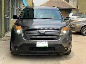 Ford Explorer XLT 4dr 4x4 (3.5L 6cyl 6A) 2013 Gray