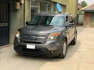 Ford Explorer XLT 4dr 4x4 (3.5L 6cyl 6A) 2013 Gray