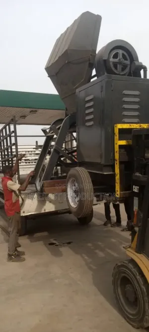 Crane Concrete Mixer